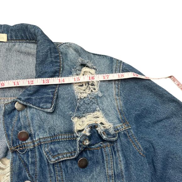 Oversized distressed denim jacket - Picture 3 of 5